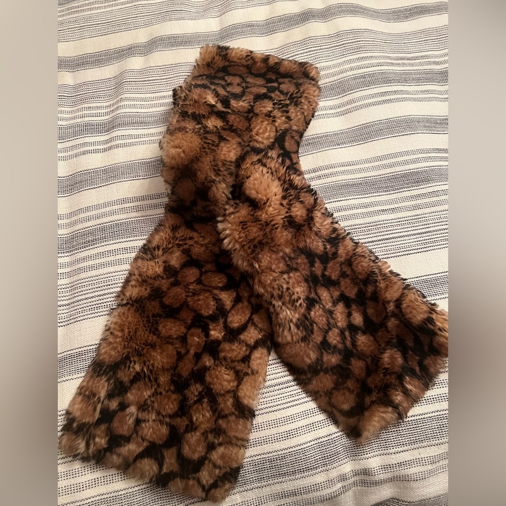 Coach signature c shearling stole